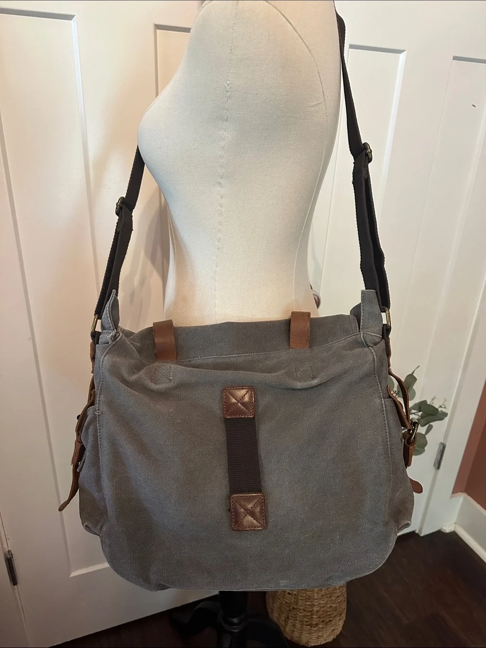Kattee camera Canvas Messenger Bag dark dusty gray Brown Leather Trim